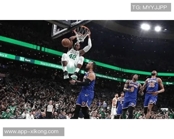 科尔称赞霍福德融入顺畅TJD是球队唯一顺下型中锋 科尔称赞霍福德融入顺畅TJD是球队唯一顺下型中锋