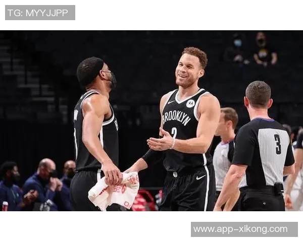 洛伊德替补出战表现惊艳高效得分助球队取得胜利 洛伊德替补出战表现惊艳高效得分助球队取得胜利