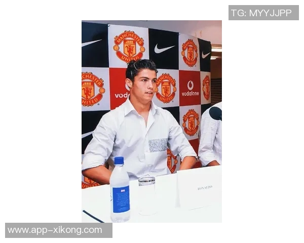 26岁意大利前锋索蒂尔崇拜C罗渴望未来与父亲共事 26岁意大利前锋索蒂尔崇拜C罗渴望未来与父亲共事