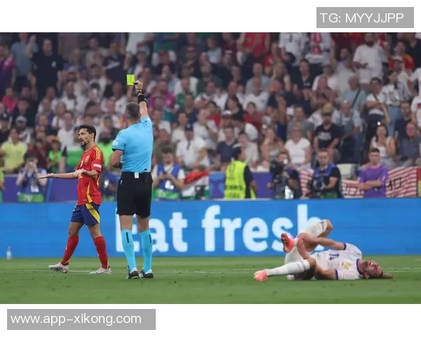 吉尔伯托称赞C罗领导力对葡萄牙队的重要性与队友自信心提升 吉尔伯托称赞C罗领导力对葡萄牙队的重要性与队友自信心提升