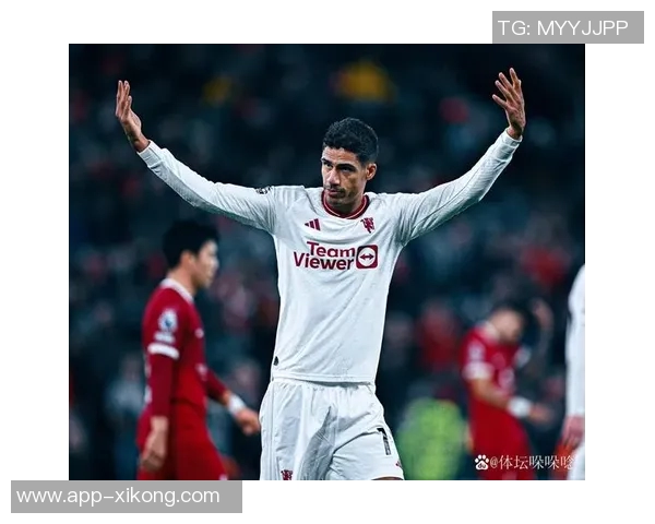 琼斯谈利马伤势恢复情况卢克肖在左中卫位置展现出良好状态 琼斯谈利马伤势恢复情况卢克肖在左中卫位置展现出良好状态