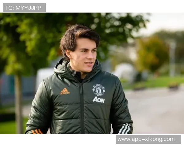 曼联女足新援官宣意外曝光另一笔交易引发球迷热议