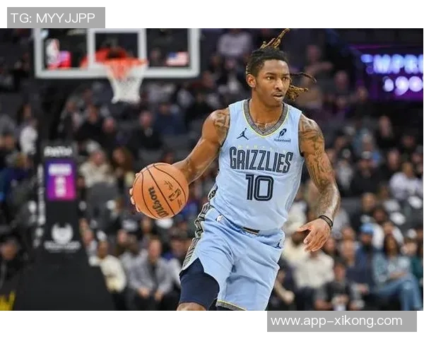 菜鸟斯莫尔表现出色砍下21分6板9助克利福德与雷诺双双贡献精彩数据